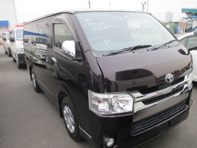 TOYOTA HIACE SUPER GL