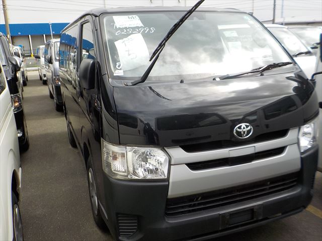 TOYOTA HIACE DX-PW 2018 BLACK