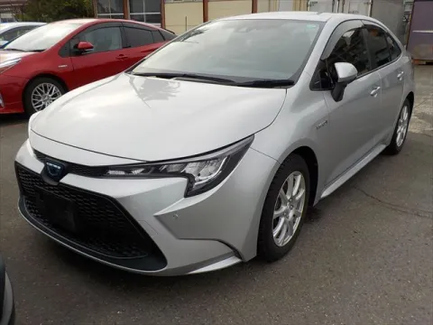 TOYOTA COROLLA, HYBRID, ZWE211, S, YEAR 2020, SILVER COLOR,