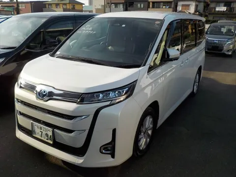 TOYOTA NOAH, HYBRID, ZWR90W, Z, PEARL COLOR, YEAR 2023, NEW SHAPE