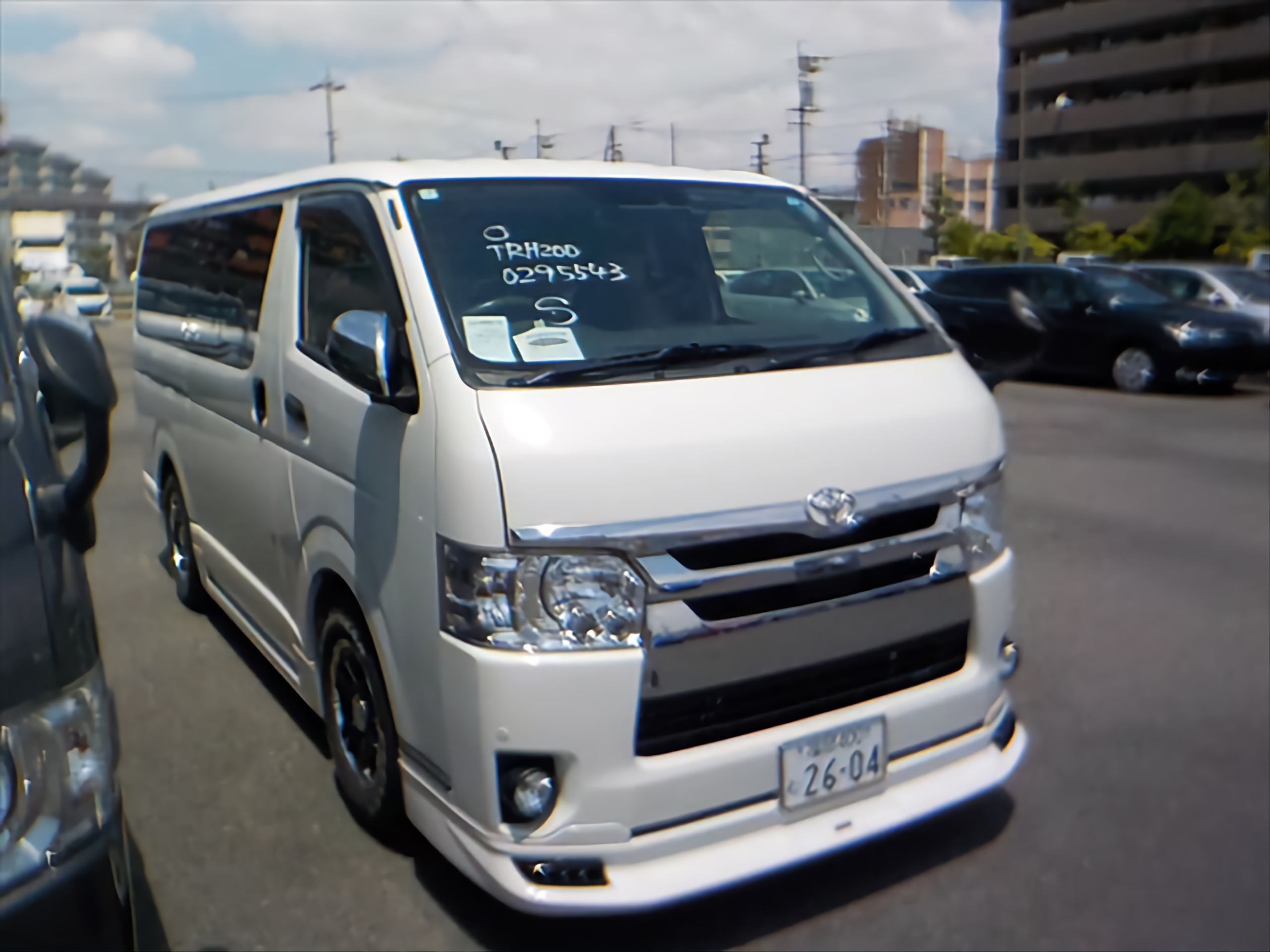 TOYOTA HIACE GL 2019 WHITE